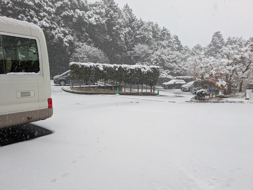 大雪の影響による送迎バスの運行について